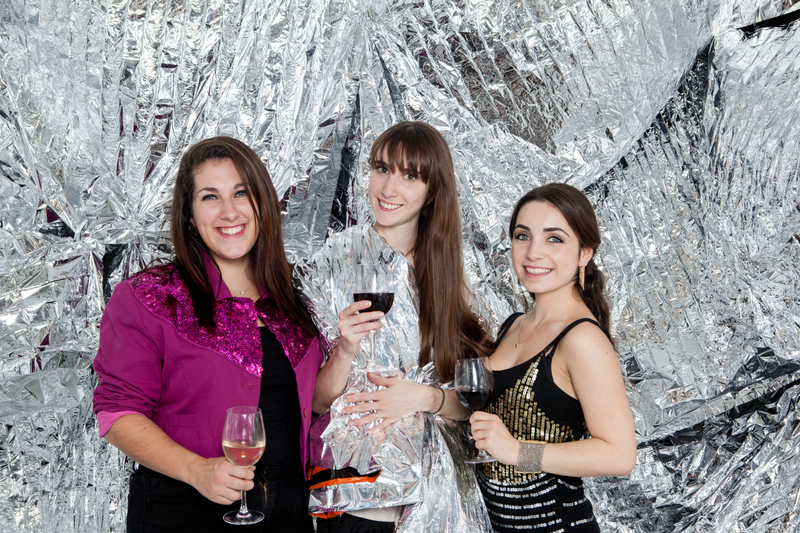 Illustration for article titled AL : A GMG HOLIDAY PARTY